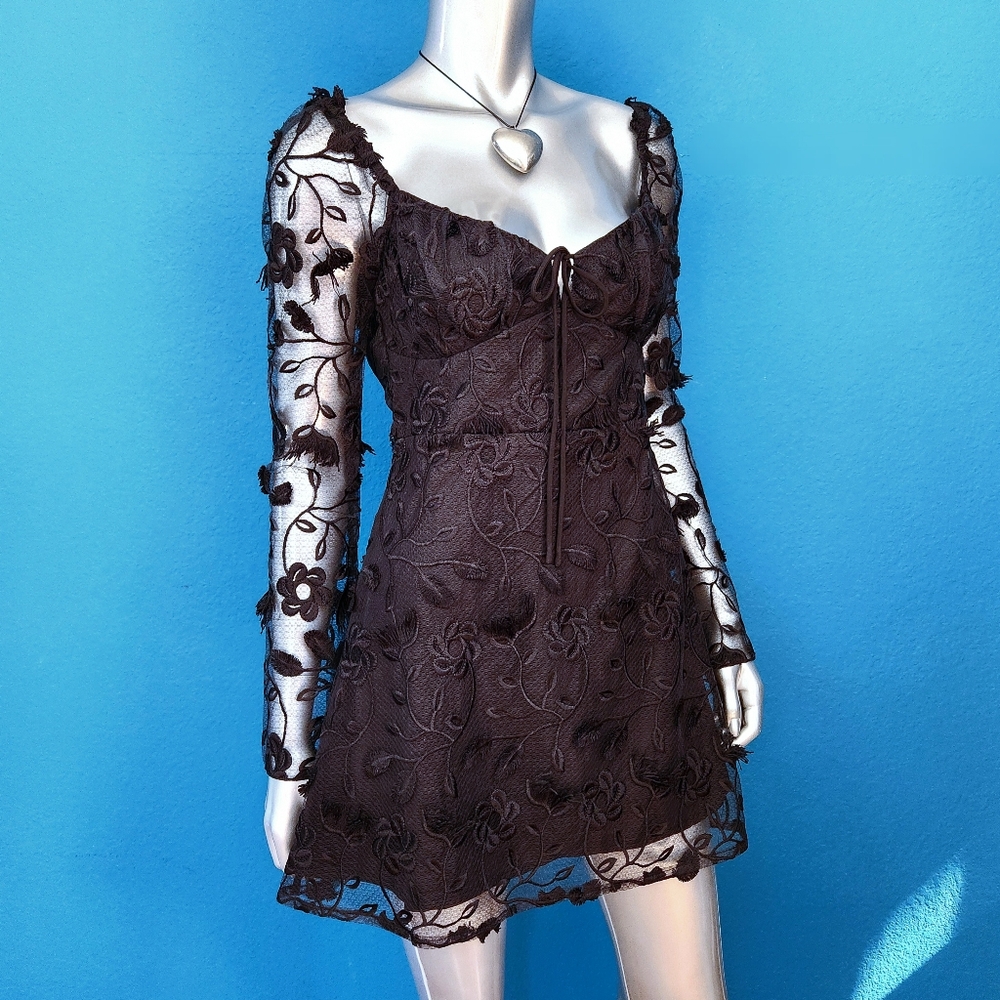 🆕️💜LOVE TRIANGLE Lace Mini Dress w/ Embroidered Flowers & Fringe Accents/(NWT)